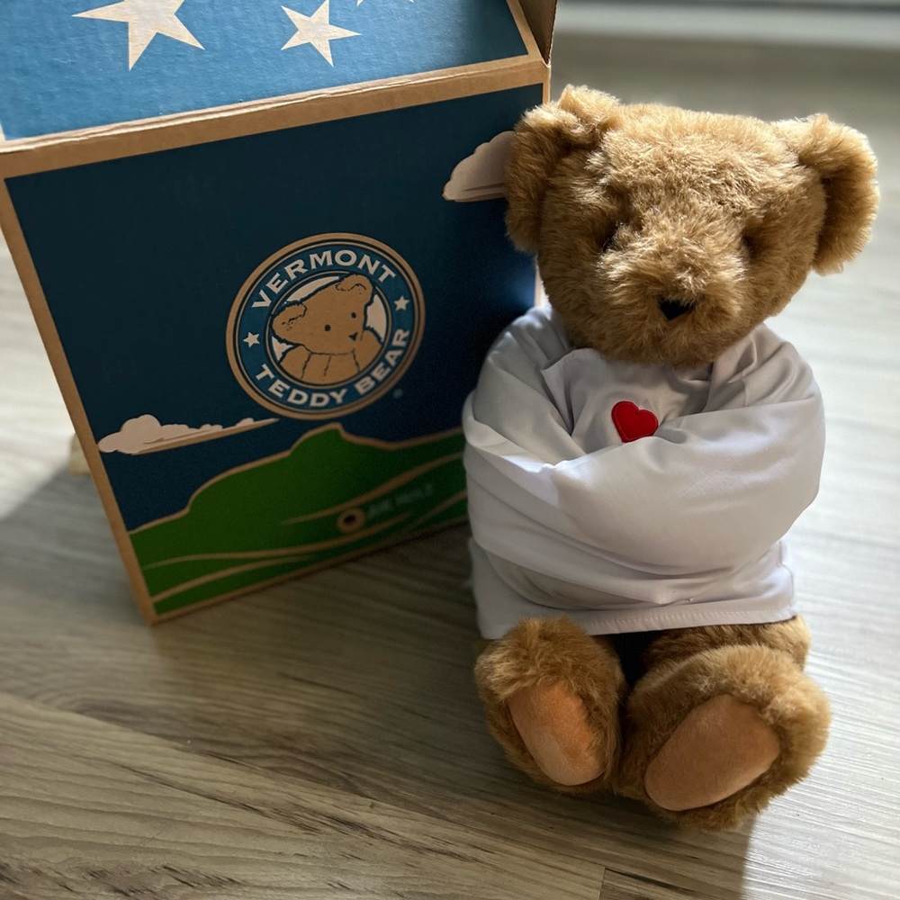 Rare Discontinued Vermont Teddy Bear Company Crazy For You Bear 17” with box